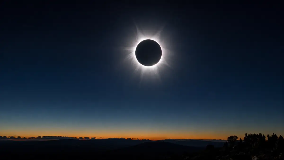 Solar Eclipse: अगस्त में दिखेगा दुर्लभ पूर्ण सूर्य ग्रहण, जानिए इतिहास के 10 सबसे अहम ग्रहण